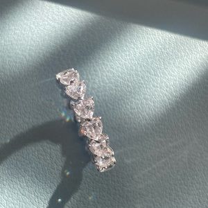 Sliver crystal hearts ring